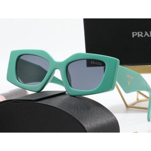 Faux Prada Green Women's Sunglasses - Picture 1 of 6